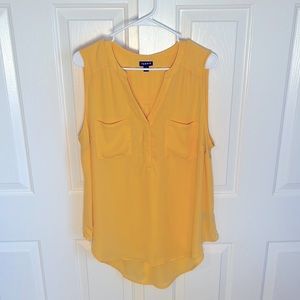 Set of 2 torrid - size 0 sleevelesblouses,